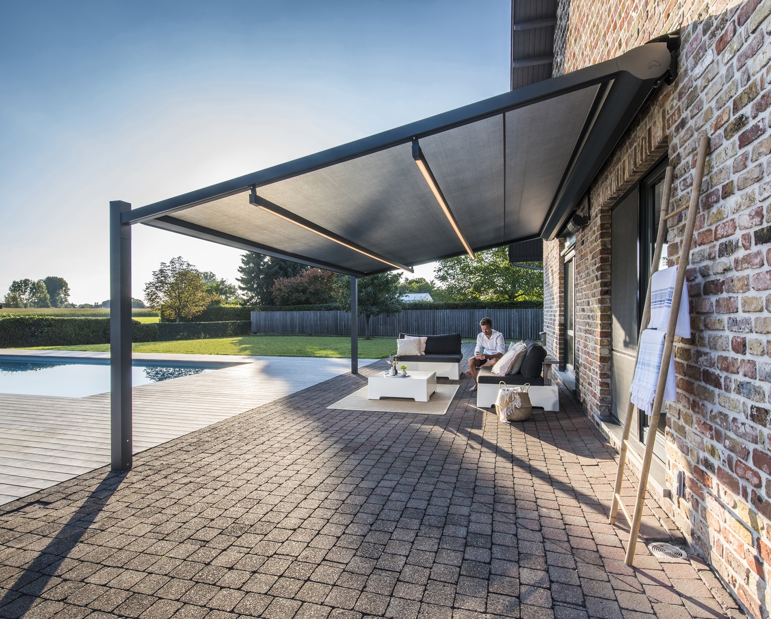 Store protégeant une terrasse